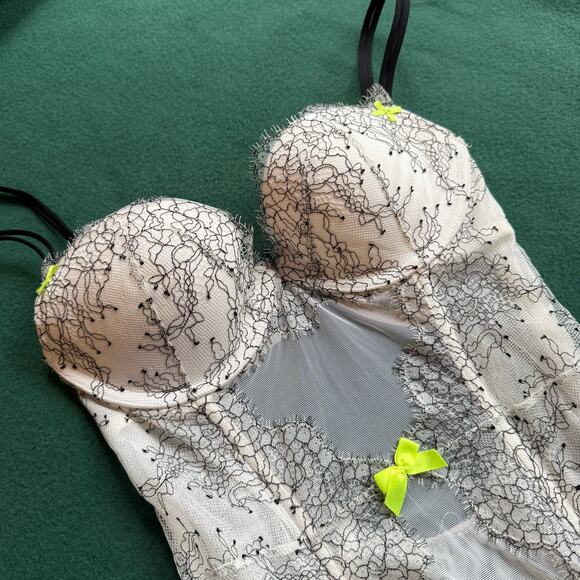 nwt Victoria’s Secret Lace Corset Top Ivory Black Lace Neon Bows (34B) Small - Picture 4 of 10
